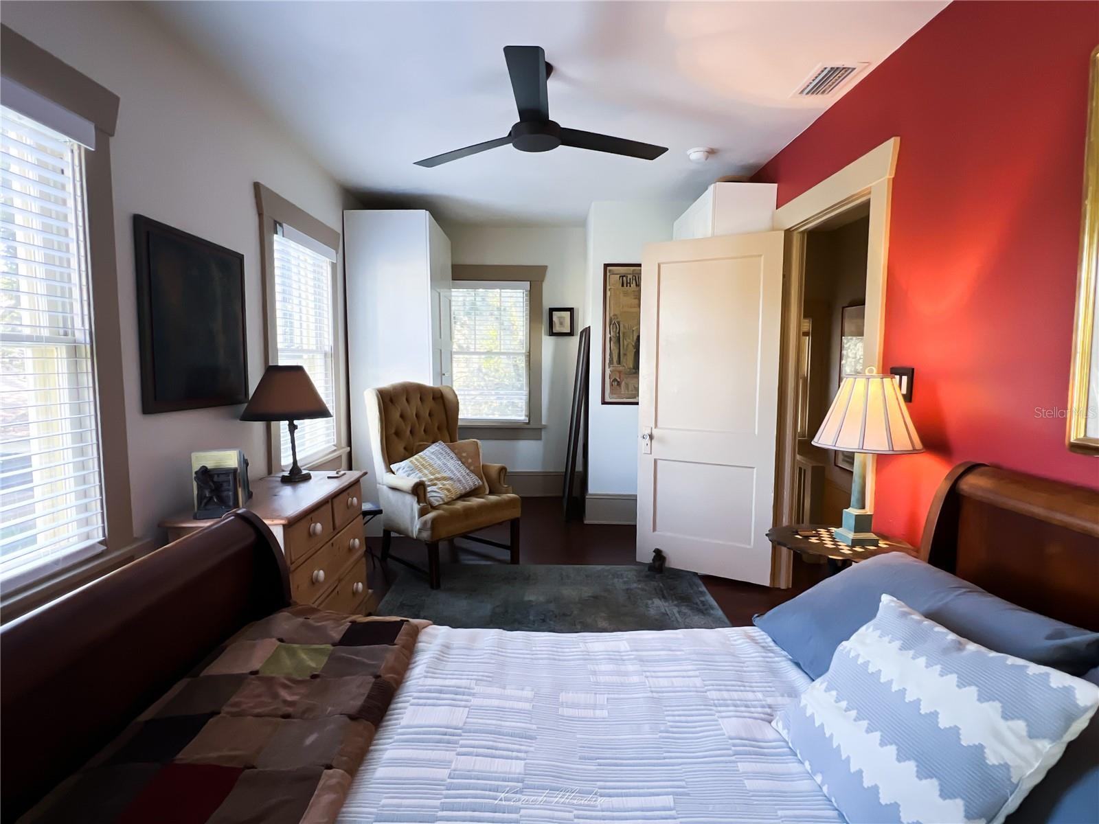 Image 21 of 29 For 444 Julia Avenue