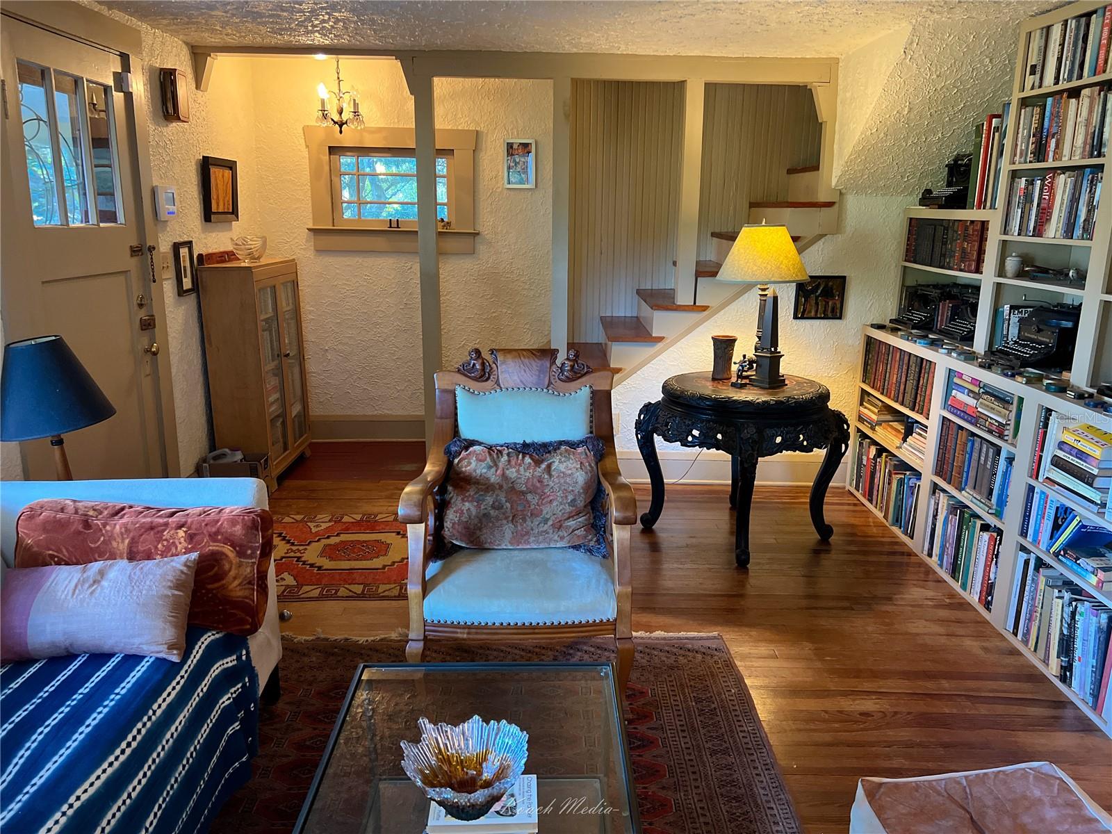 Image 6 of 29 For 444 Julia Avenue