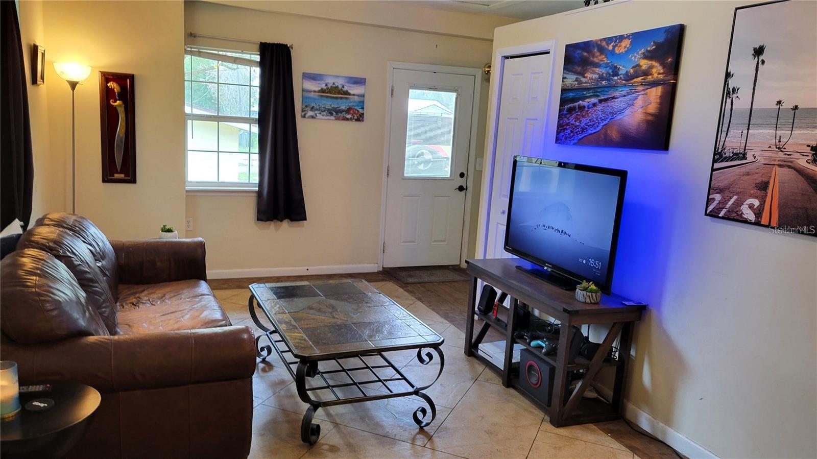 Image 4 of 20 For 1283 Cecil Avenue