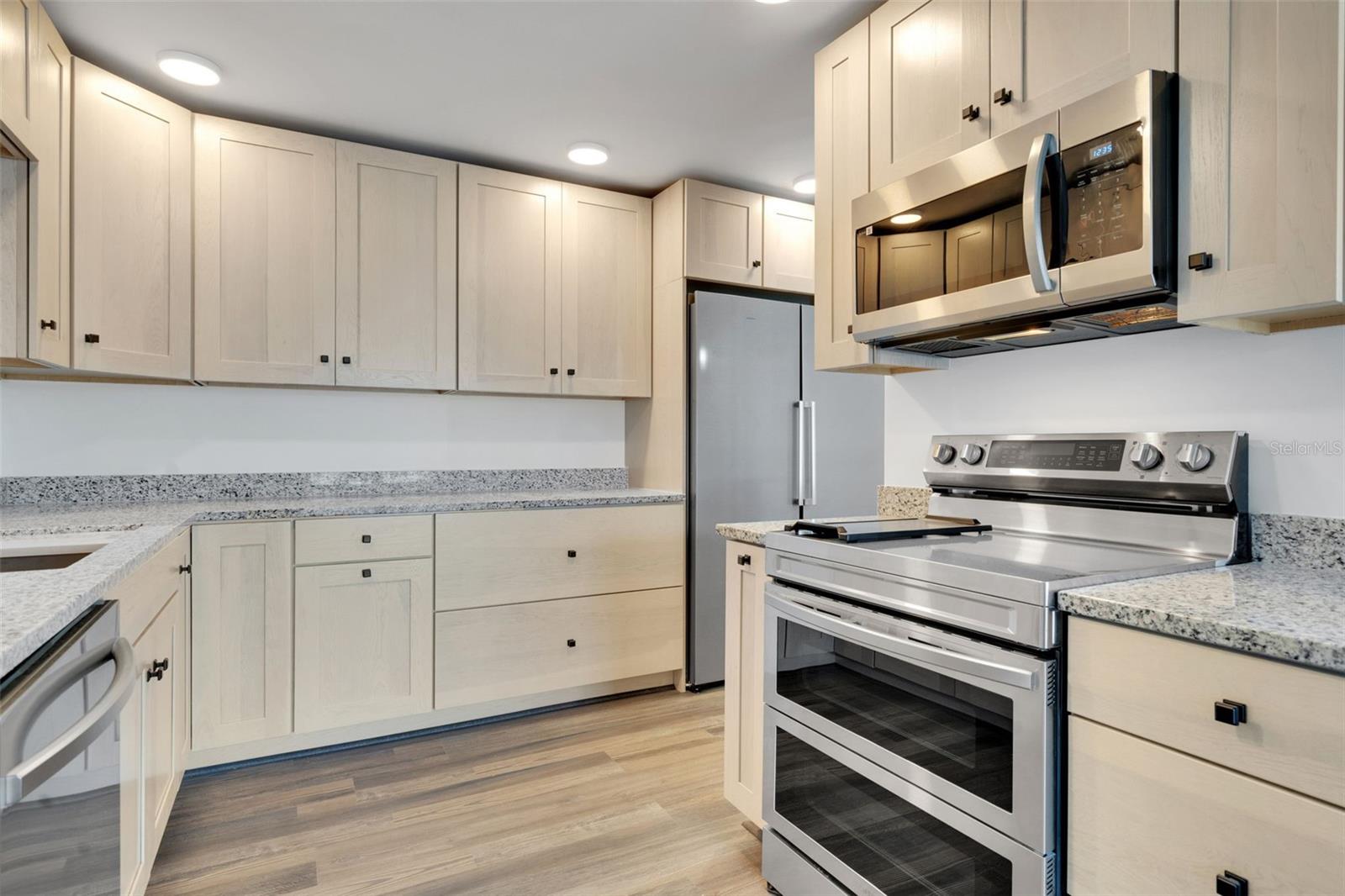 Image 10 of 25 For 1224 Peninsula Drive 621