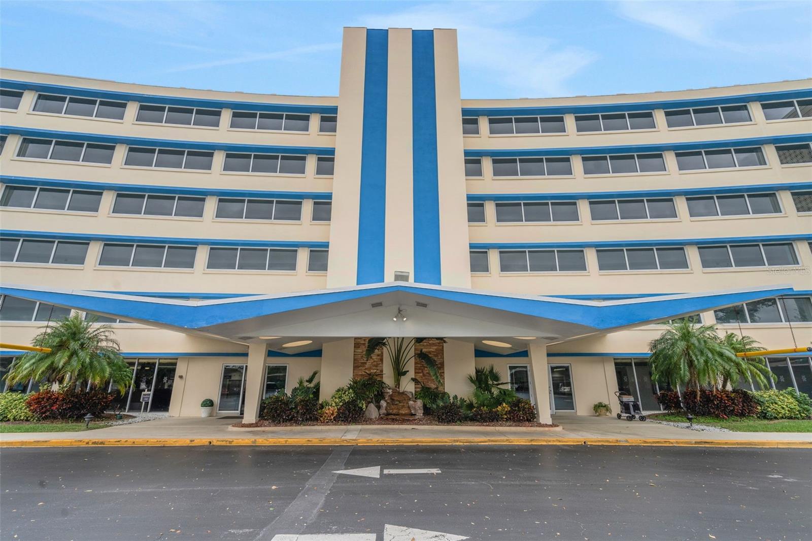 Image 2 of 25 For 1224 Peninsula Drive 621