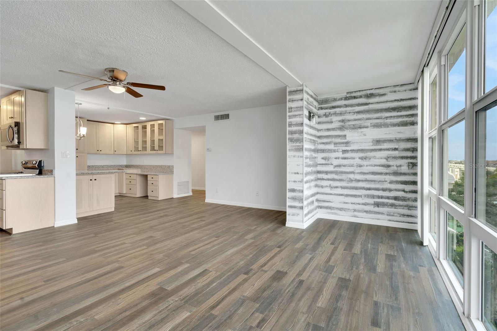 Image 3 of 25 For 1224 Peninsula Drive 621