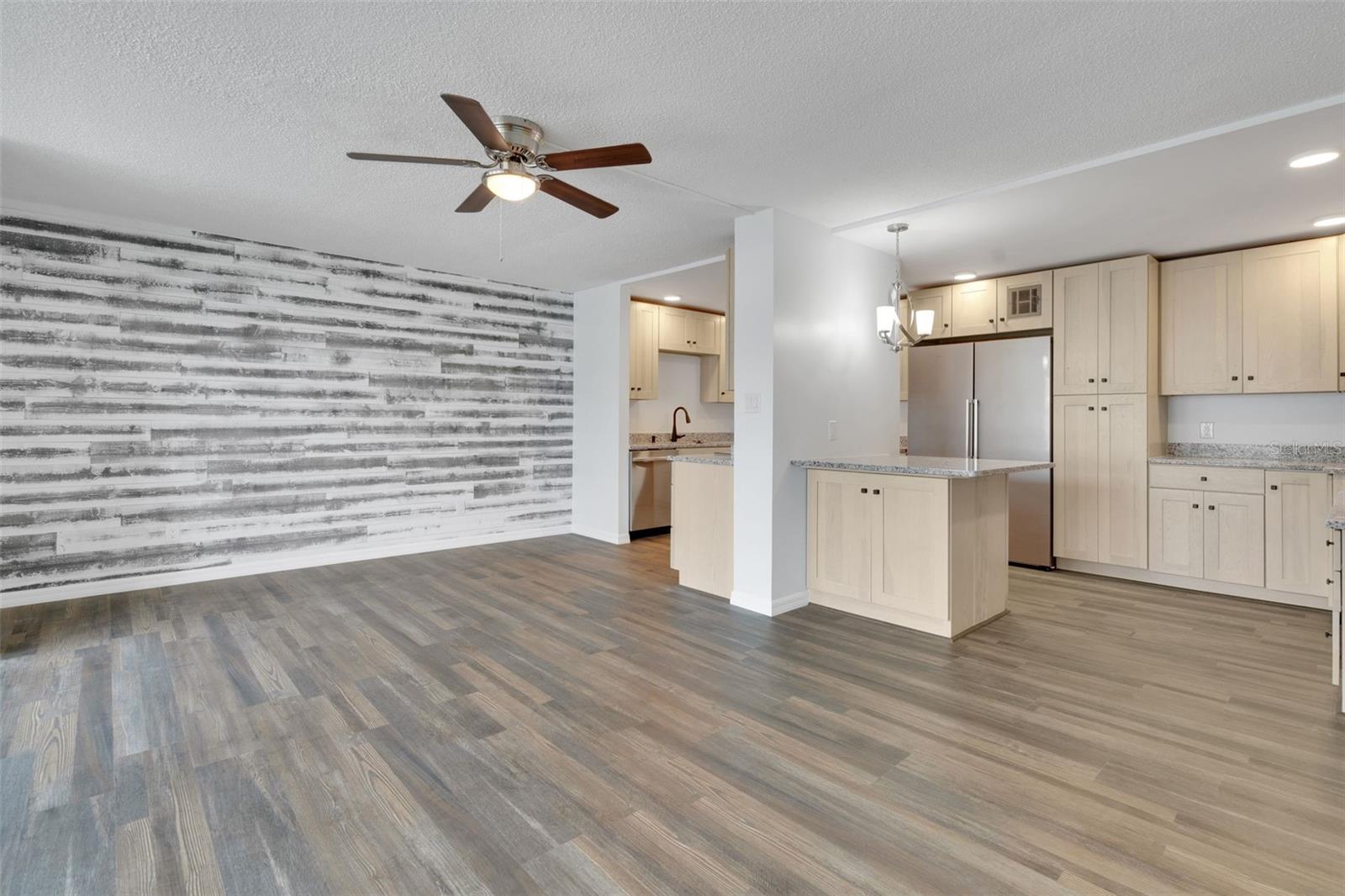 Image 4 of 25 For 1224 Peninsula Drive 621