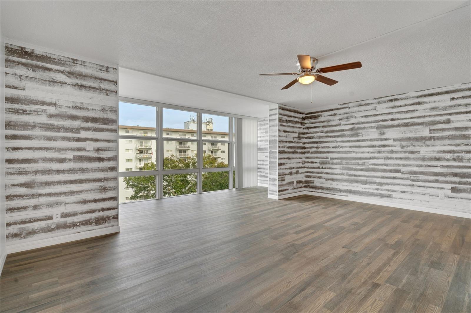 Image 5 of 25 For 1224 Peninsula Drive 621