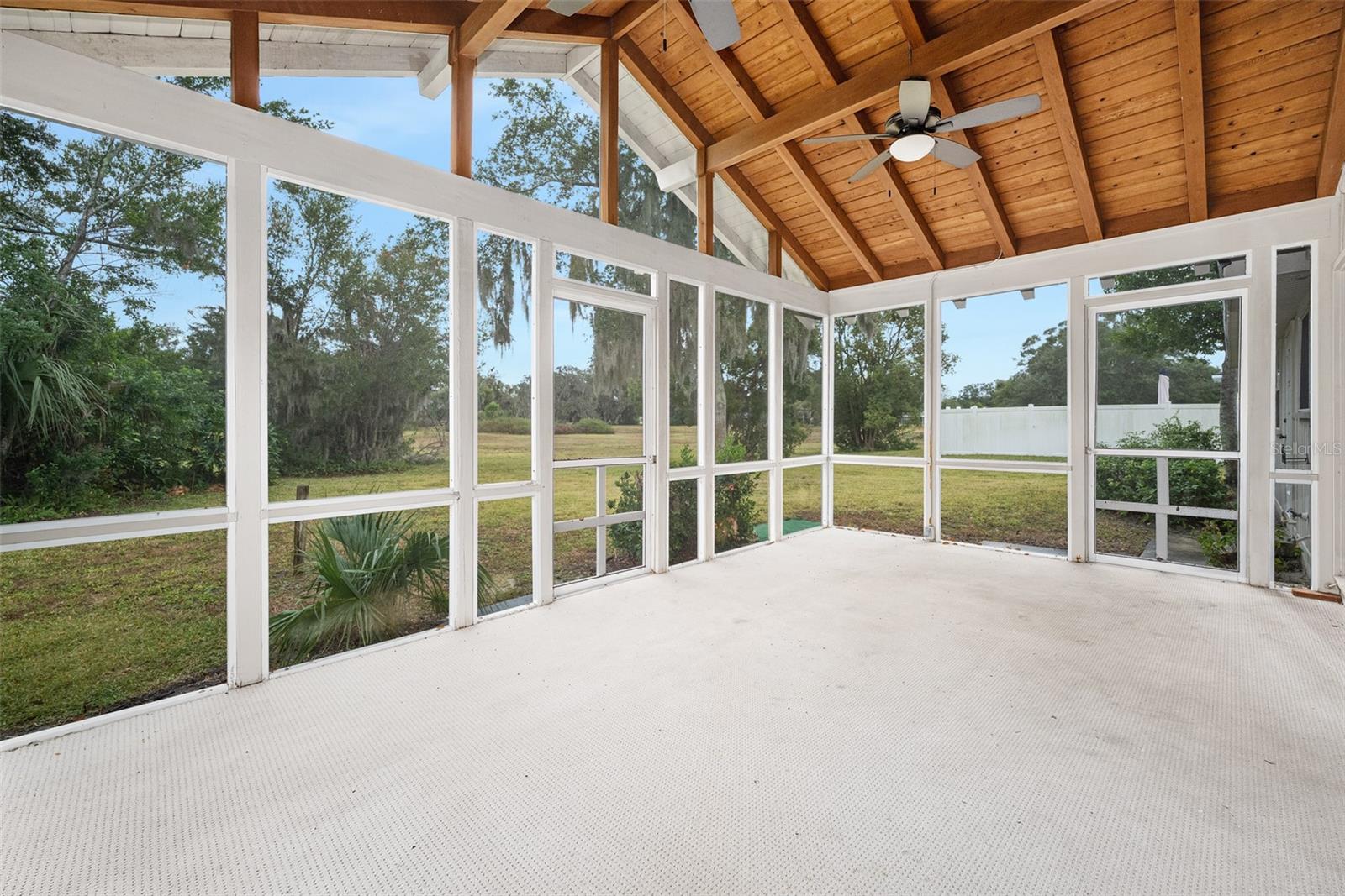 Image 12 of 73 For 19 Oakmont Circle