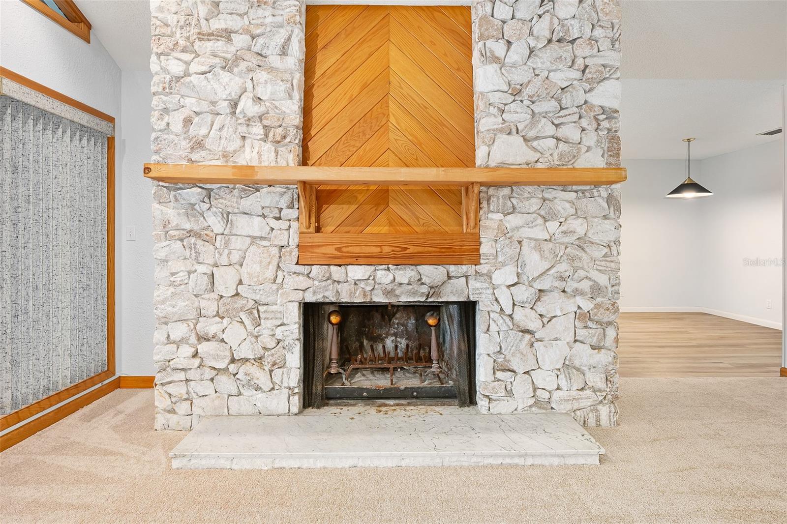 Image 14 of 73 For 19 Oakmont Circle