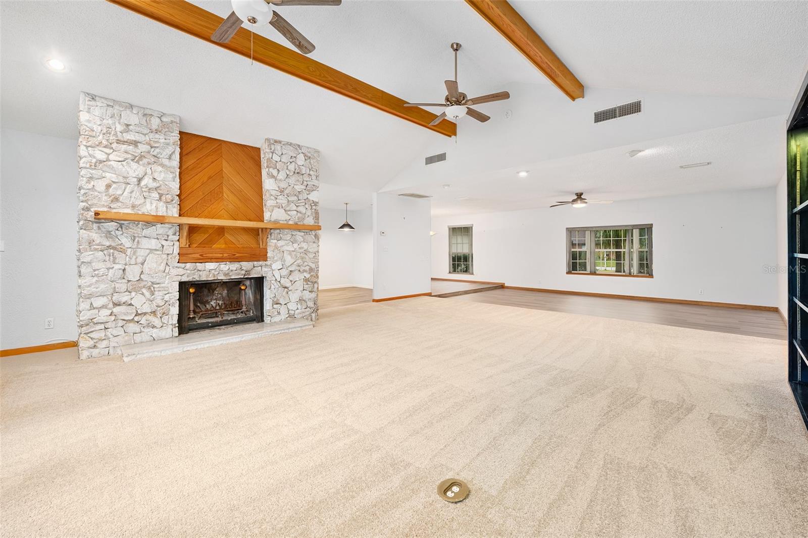 Image 15 of 73 For 19 Oakmont Circle