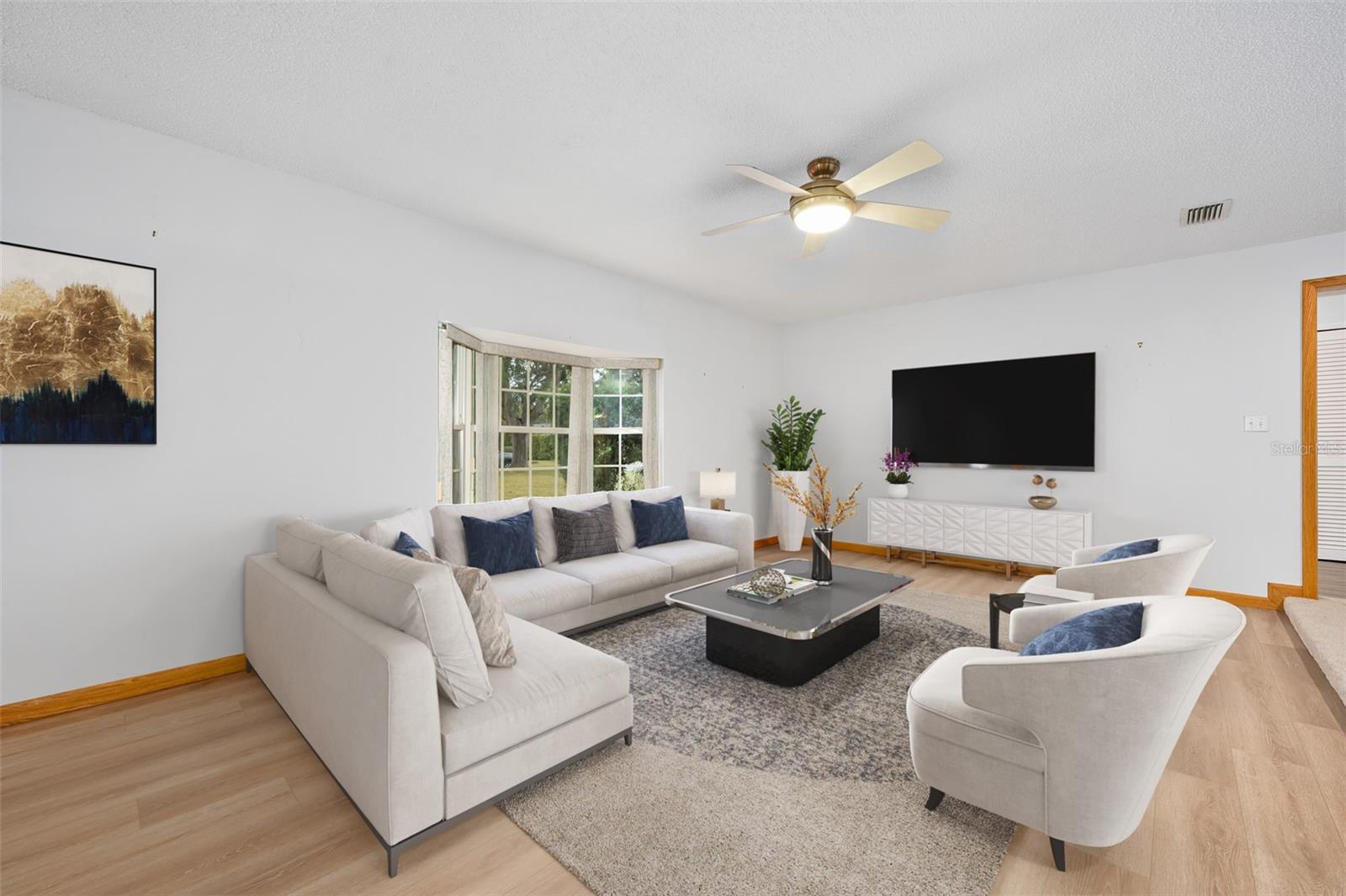 Image 20 of 73 For 19 Oakmont Circle