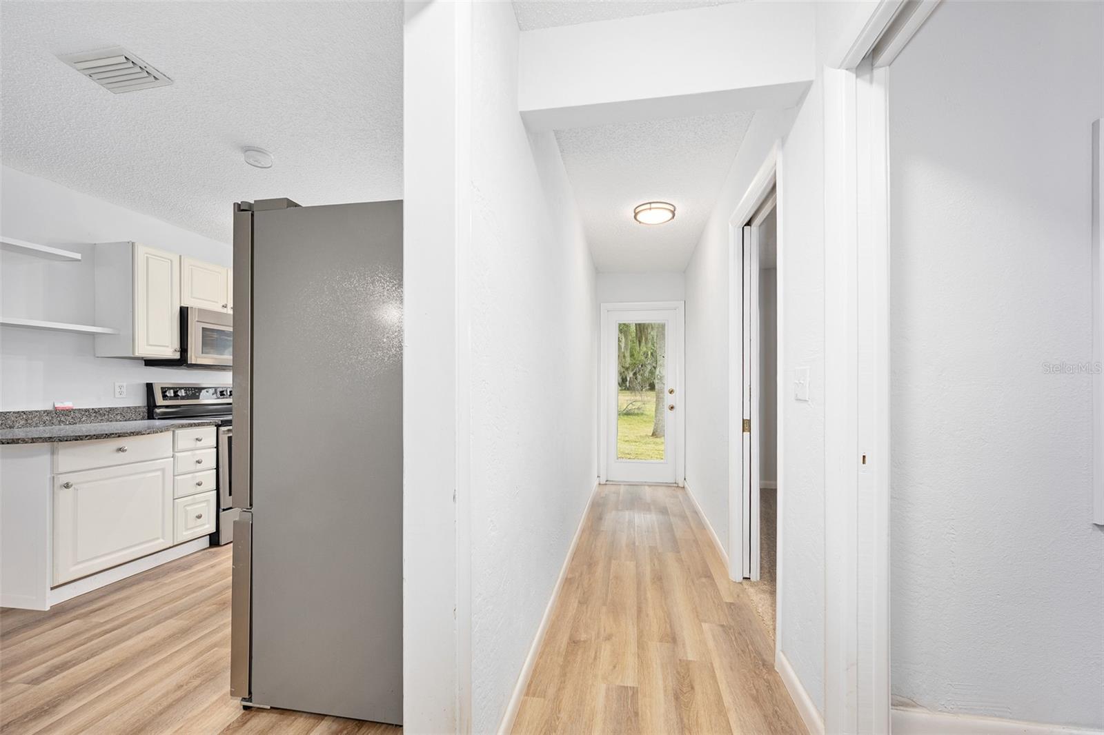 Image 33 of 73 For 19 Oakmont Circle