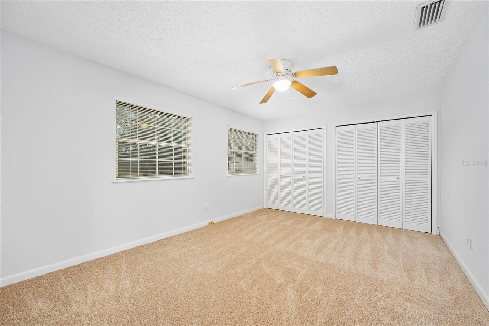 Image 34 of 73 For 19 Oakmont Circle