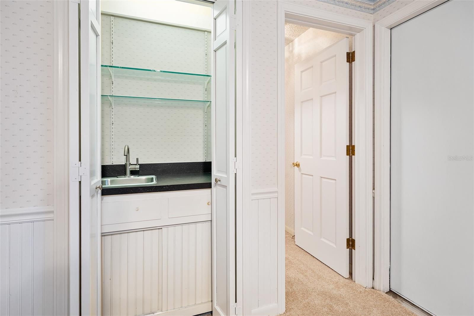 Image 42 of 73 For 19 Oakmont Circle