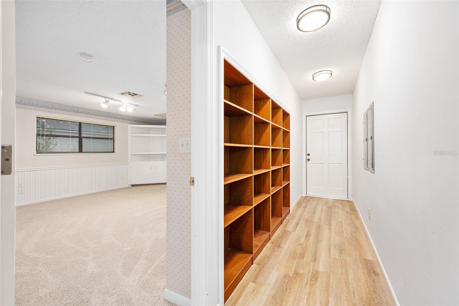 Image 43 of 73 For 19 Oakmont Circle