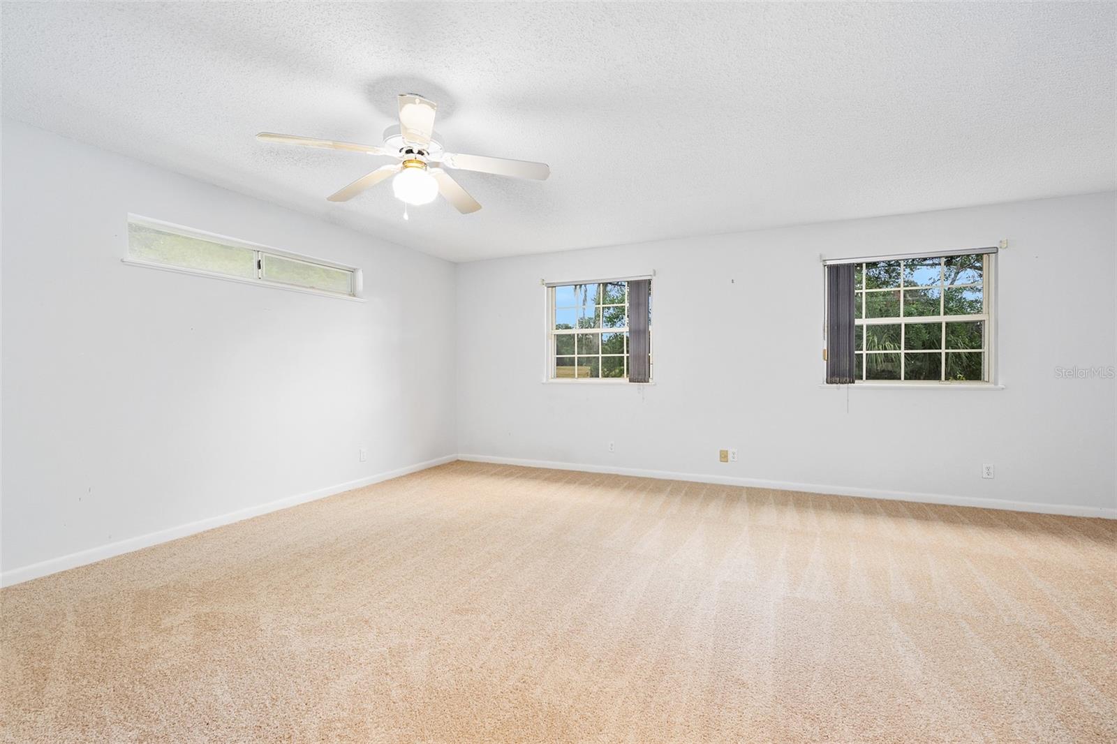 Image 45 of 73 For 19 Oakmont Circle