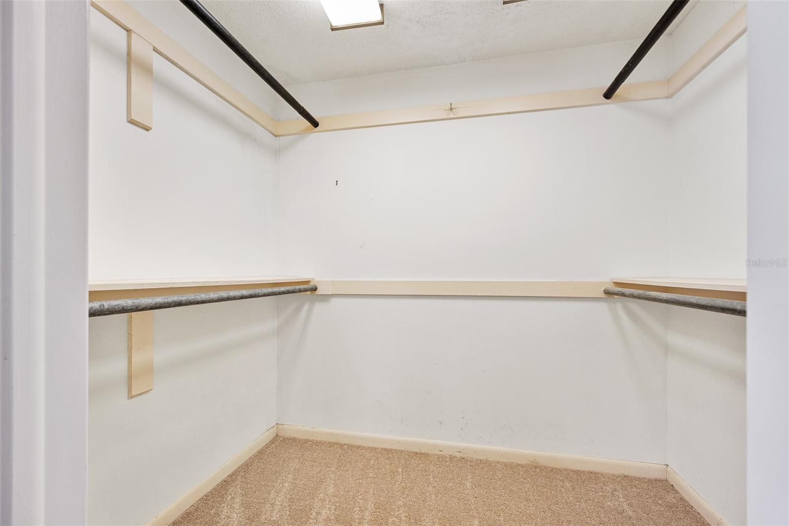 Image 51 of 73 For 19 Oakmont Circle