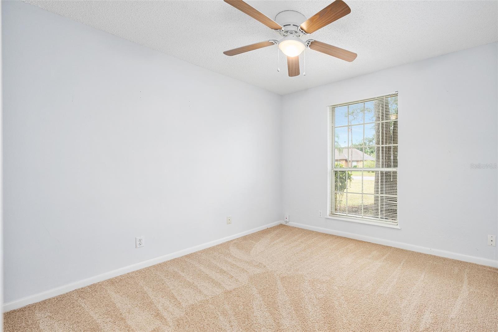 Image 53 of 73 For 19 Oakmont Circle