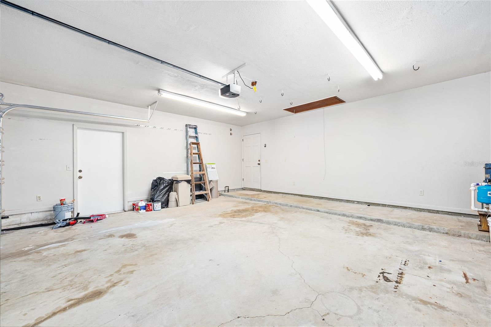 Image 59 of 73 For 19 Oakmont Circle