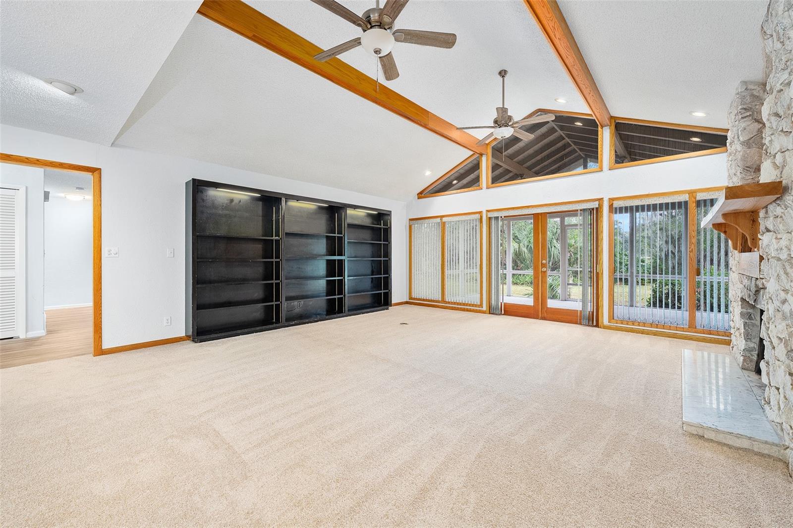 Image 8 of 73 For 19 Oakmont Circle