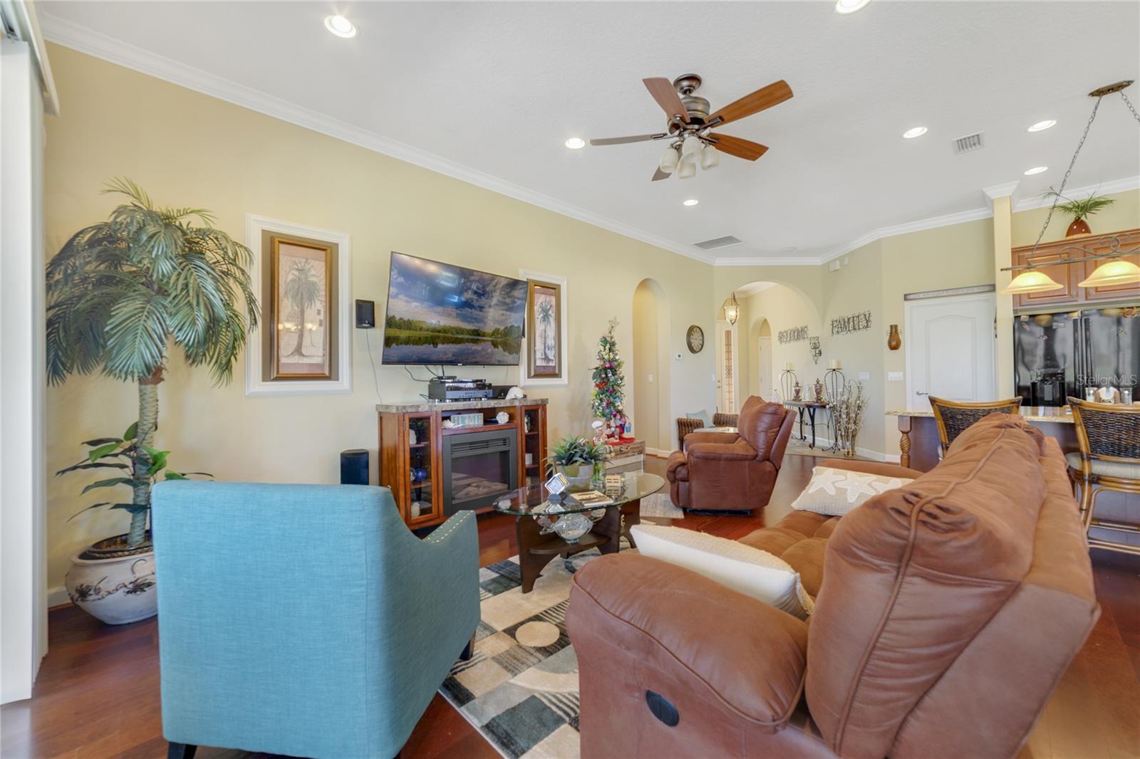 Image 14 of 38 For 1104 Champions Drive