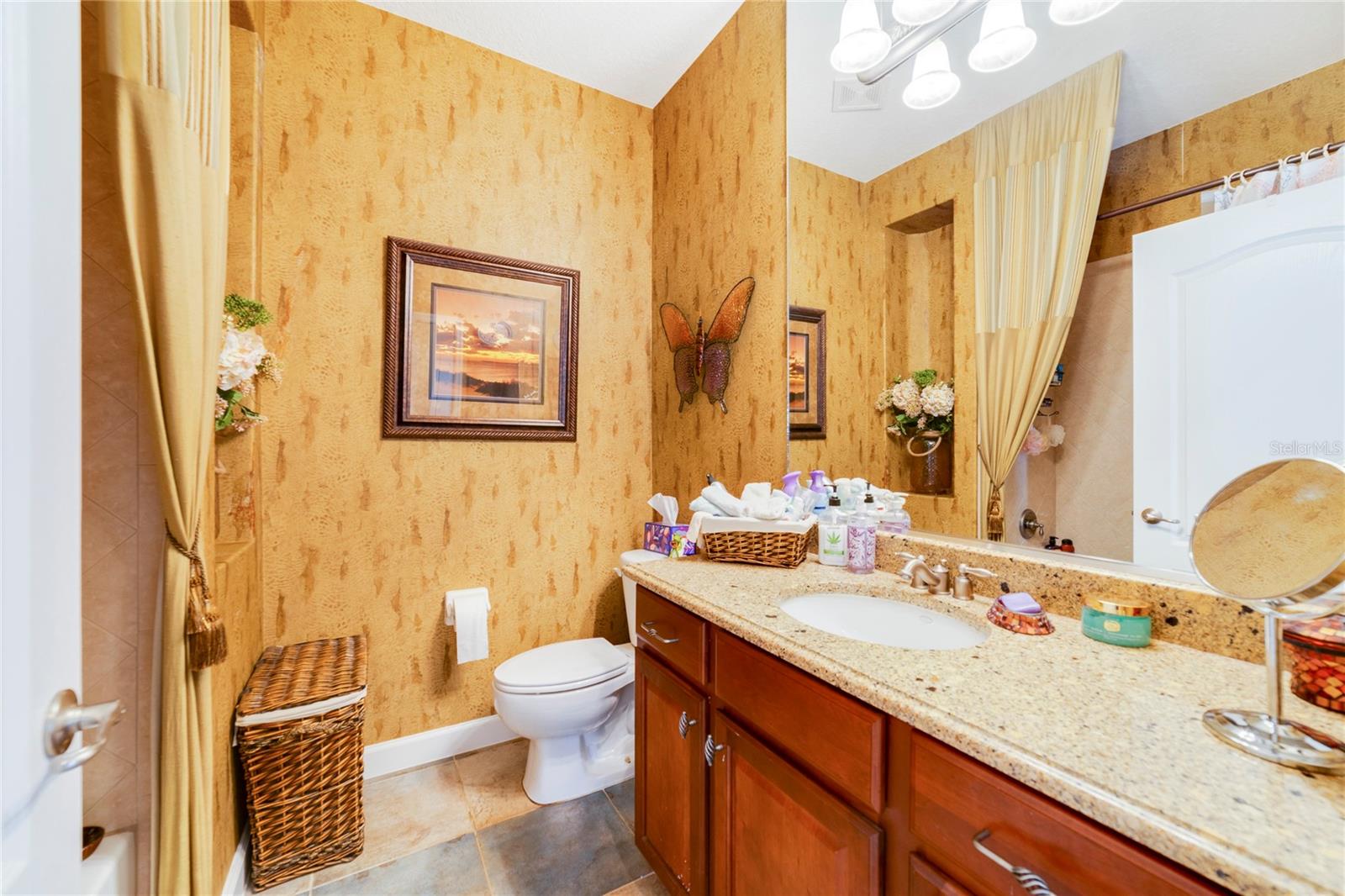 Image 25 of 38 For 1104 Champions Drive