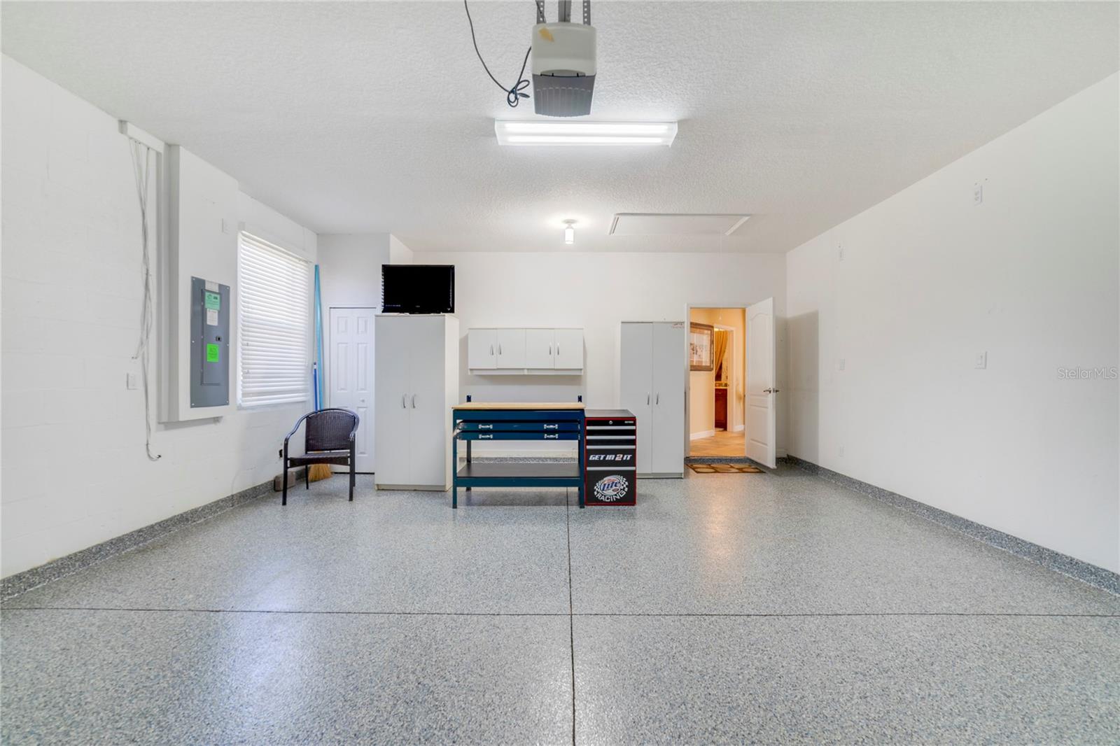 Image 28 of 38 For 1104 Champions Drive