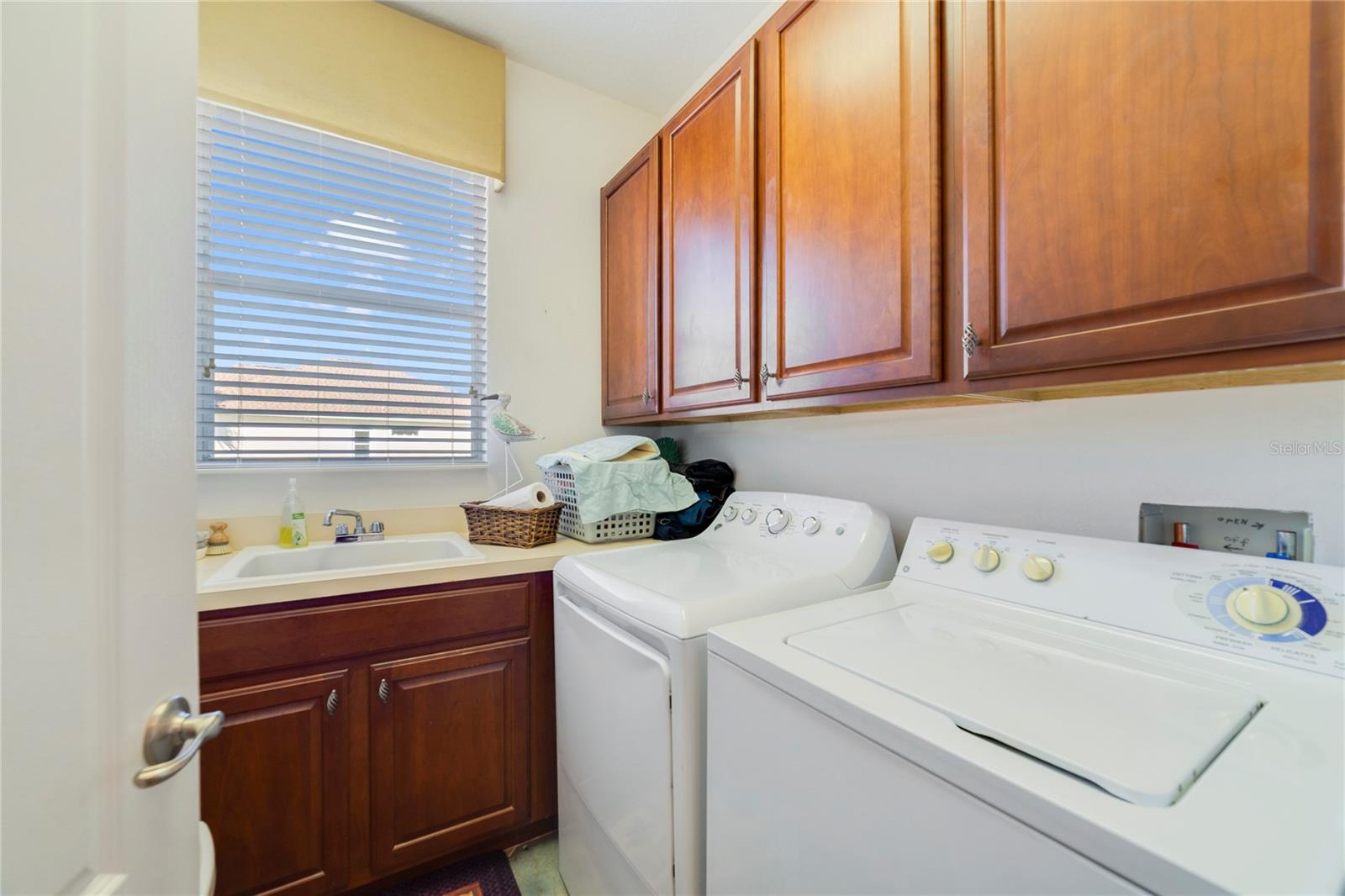 Image 29 of 38 For 1104 Champions Drive