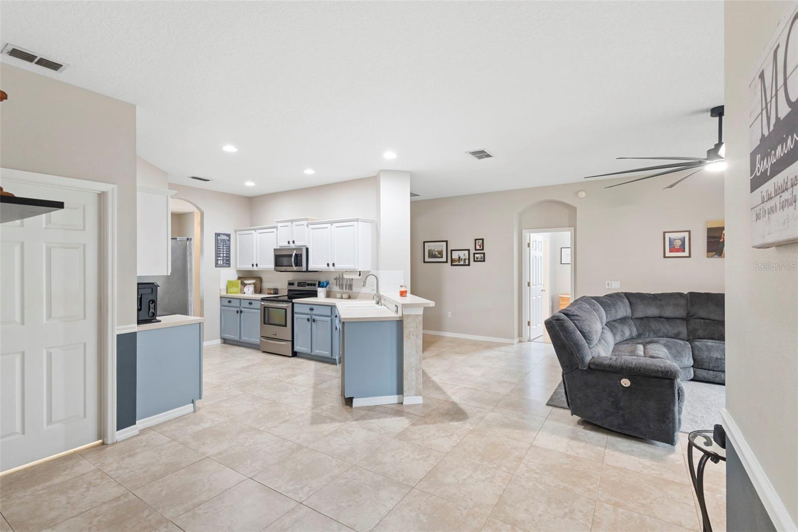 Image 18 of 62 For 623 Woodford Drive