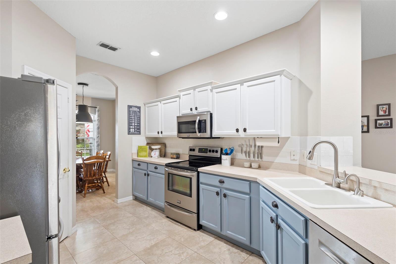 Image 23 of 62 For 623 Woodford Drive