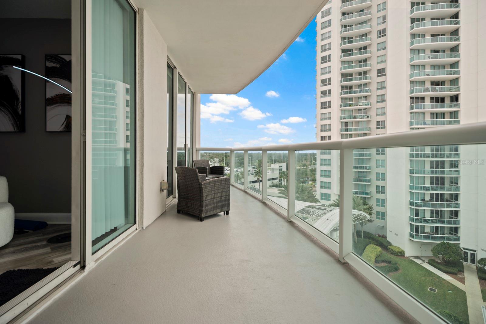 Image 14 of 22 For 231 Riverside Drive 708-1