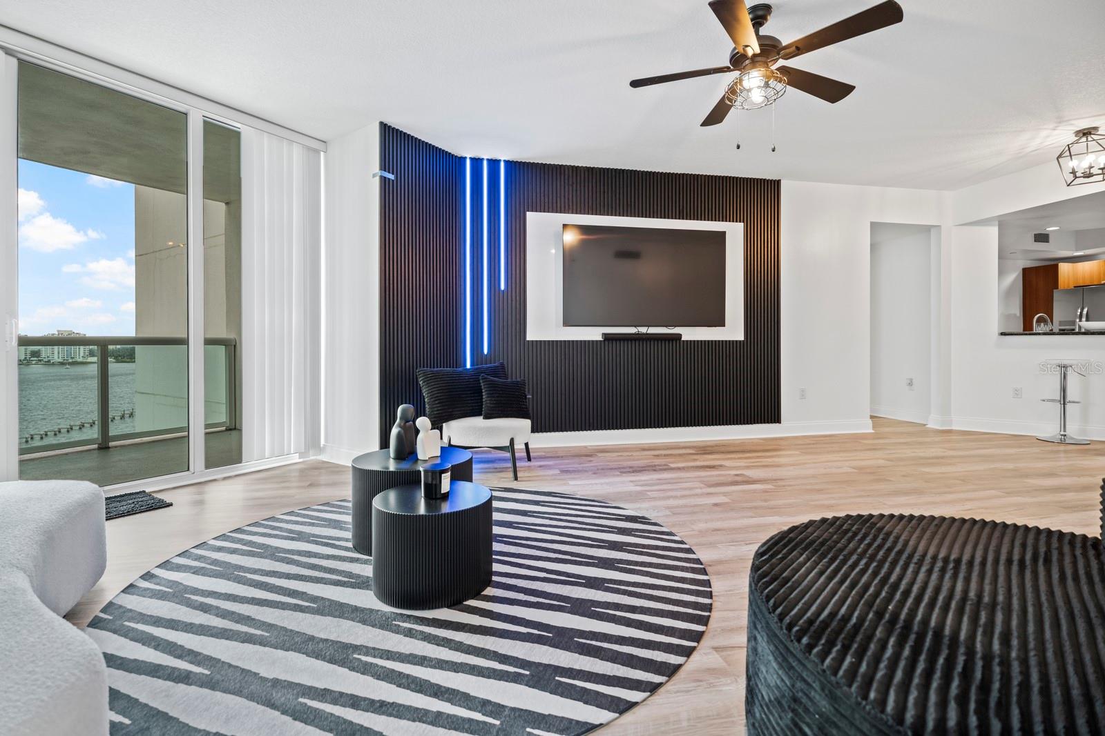 Image 3 of 22 For 231 Riverside Drive 708-1