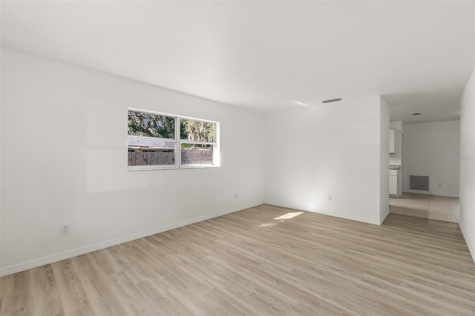 Image 11 of 32 For 145 Oak Ridge Avenue