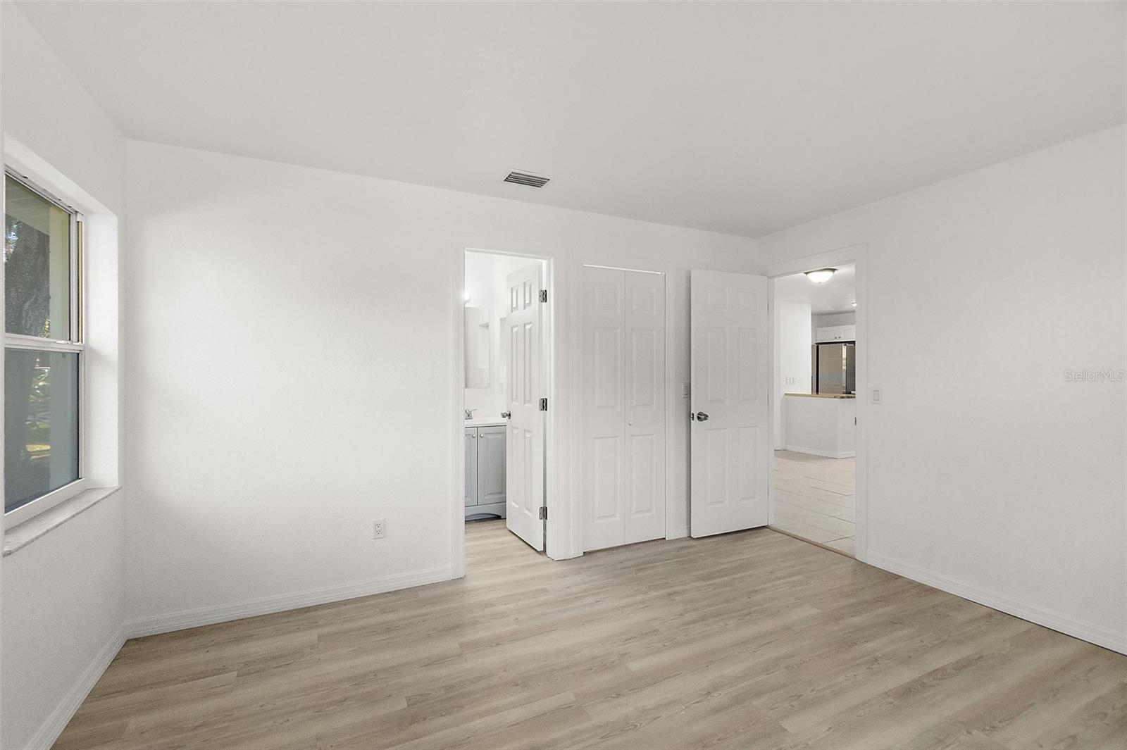 Image 14 of 32 For 145 Oak Ridge Avenue