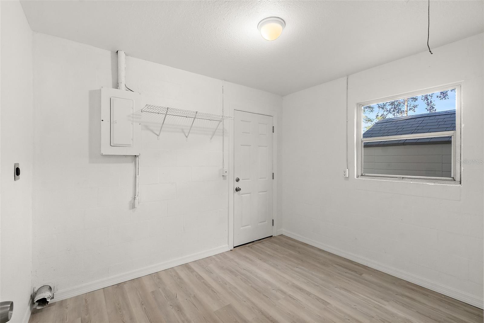 Image 22 of 32 For 145 Oak Ridge Avenue