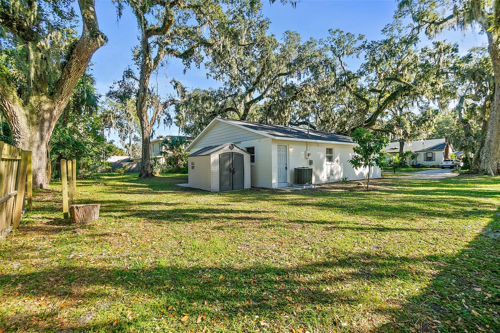 Image 25 of 32 For 145 Oak Ridge Avenue