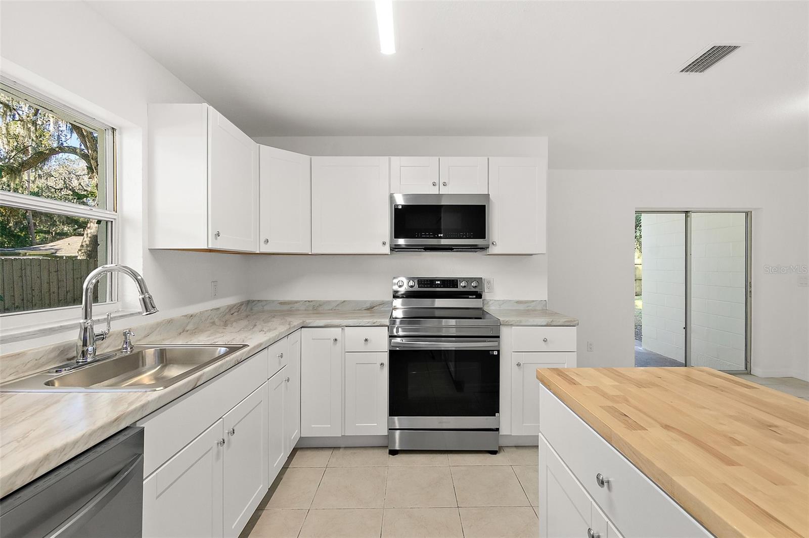 Image 3 of 32 For 145 Oak Ridge Avenue