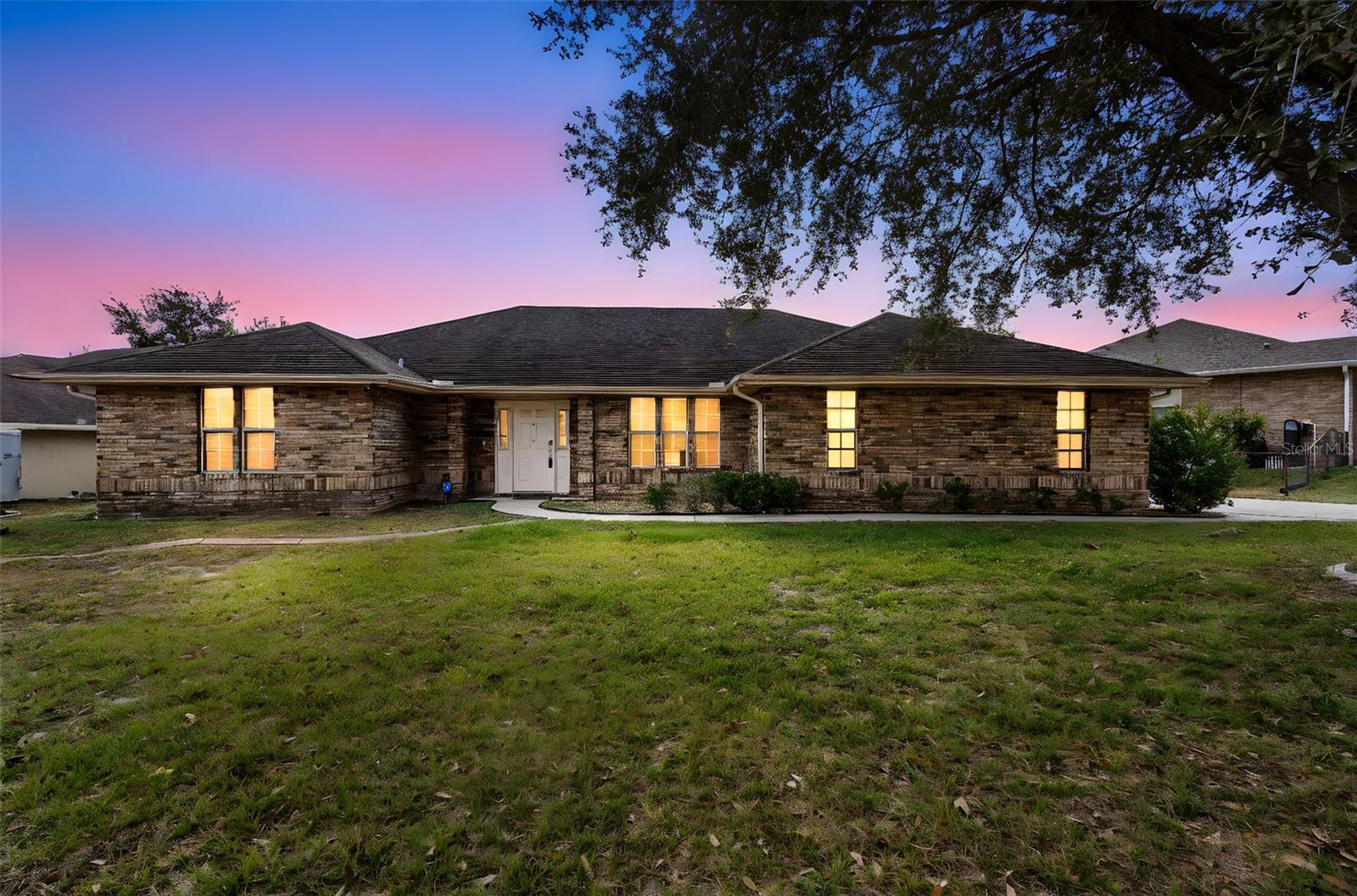 Image 5 of 45 For 1195 Old Mill Drive