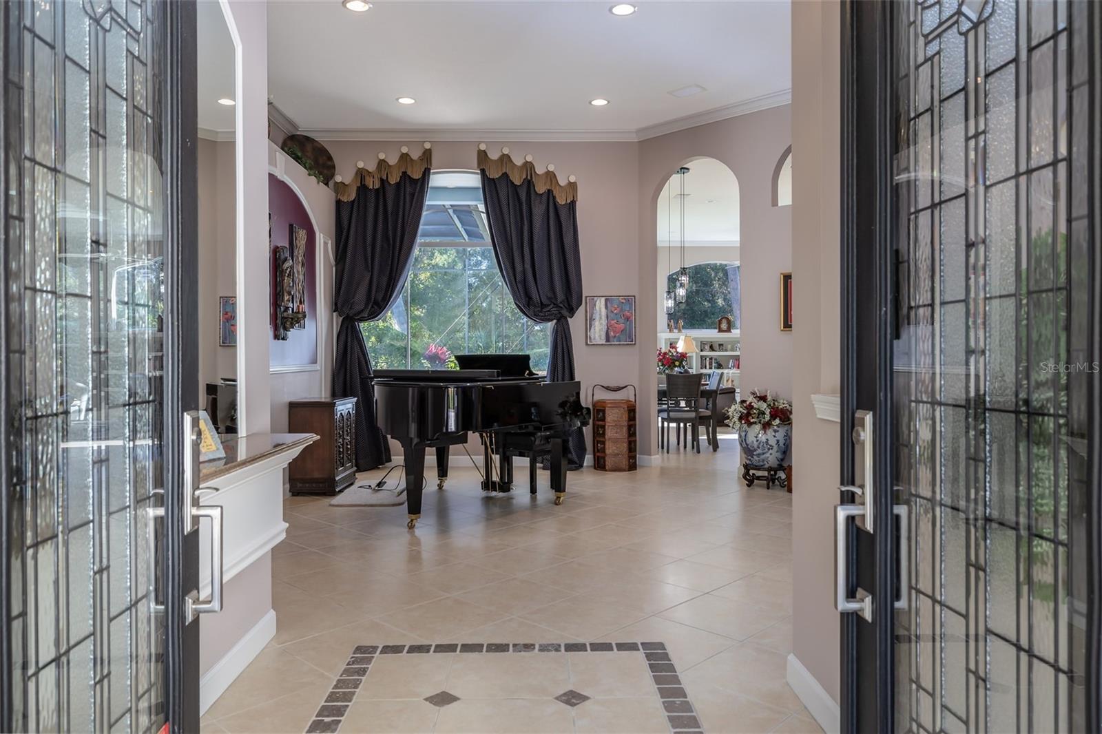 Image 10 of 48 For 312 Lake Victoria Circle