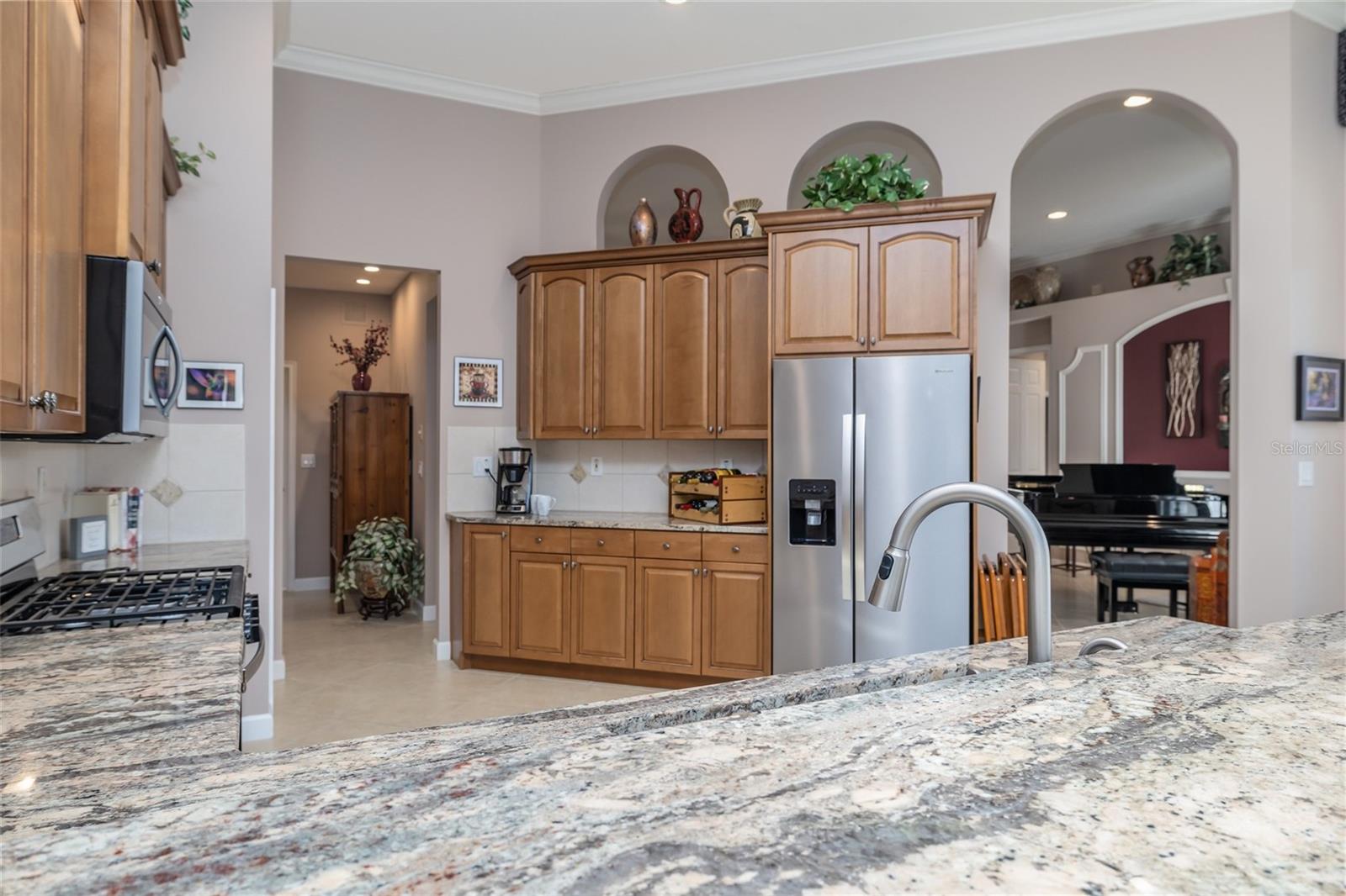 Image 16 of 48 For 312 Lake Victoria Circle