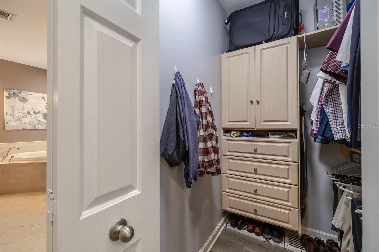 Image 27 of 48 For 312 Lake Victoria Circle