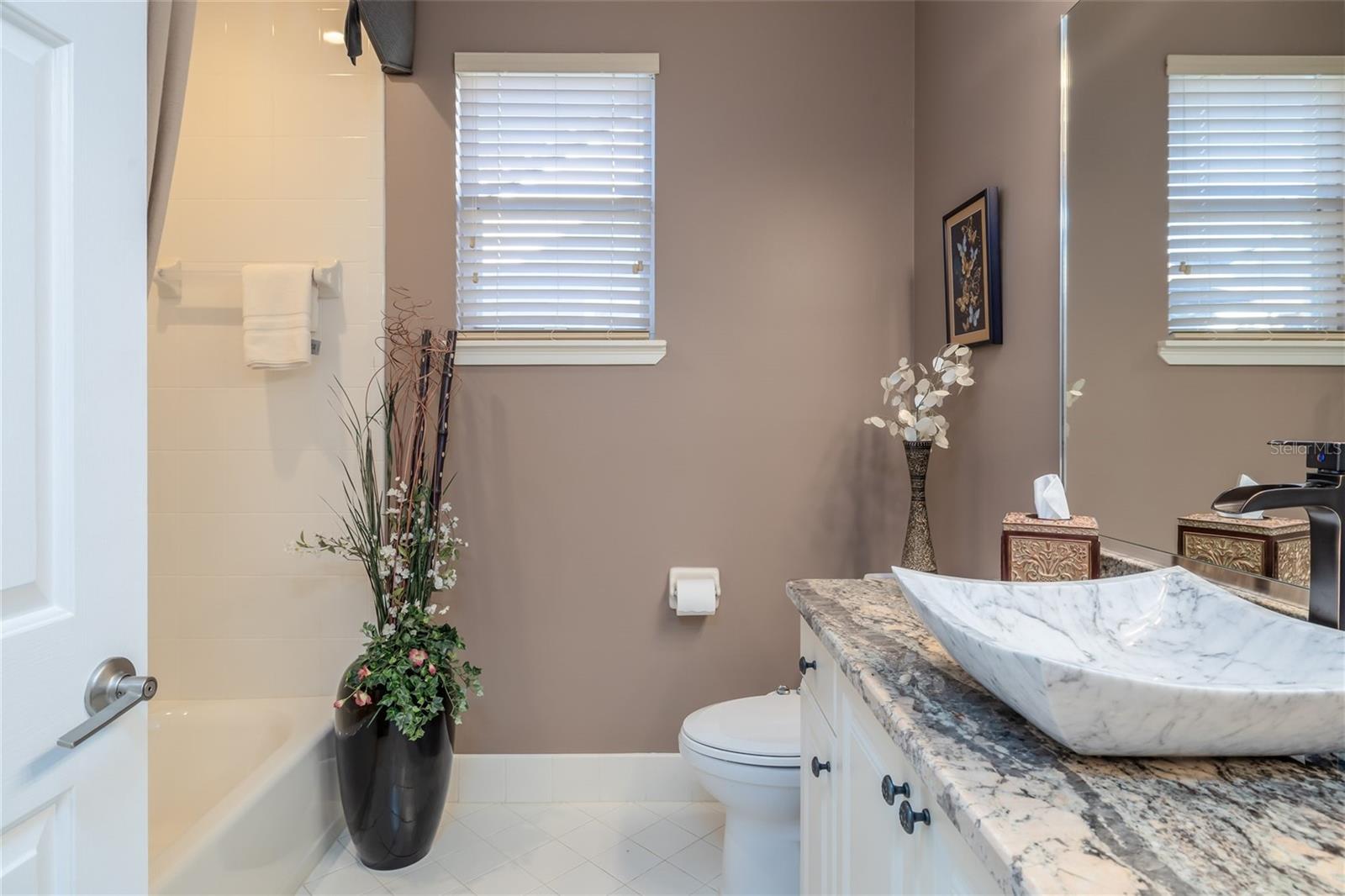 Image 34 of 48 For 312 Lake Victoria Circle