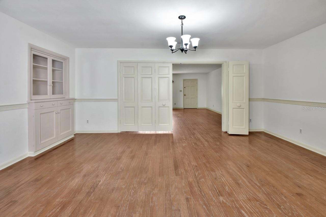 Image 11 of 41 For 129 Brooks Avenue