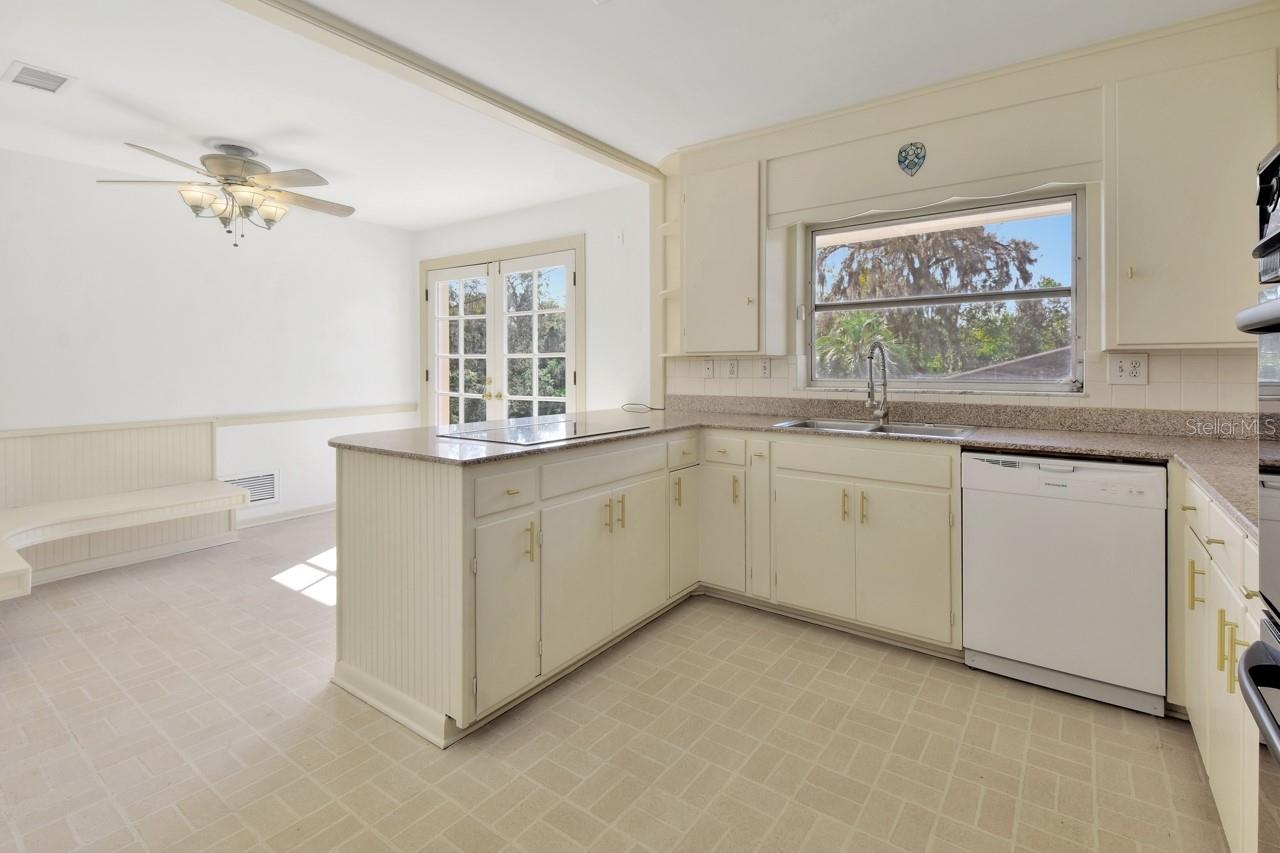 Image 16 of 41 For 129 Brooks Avenue