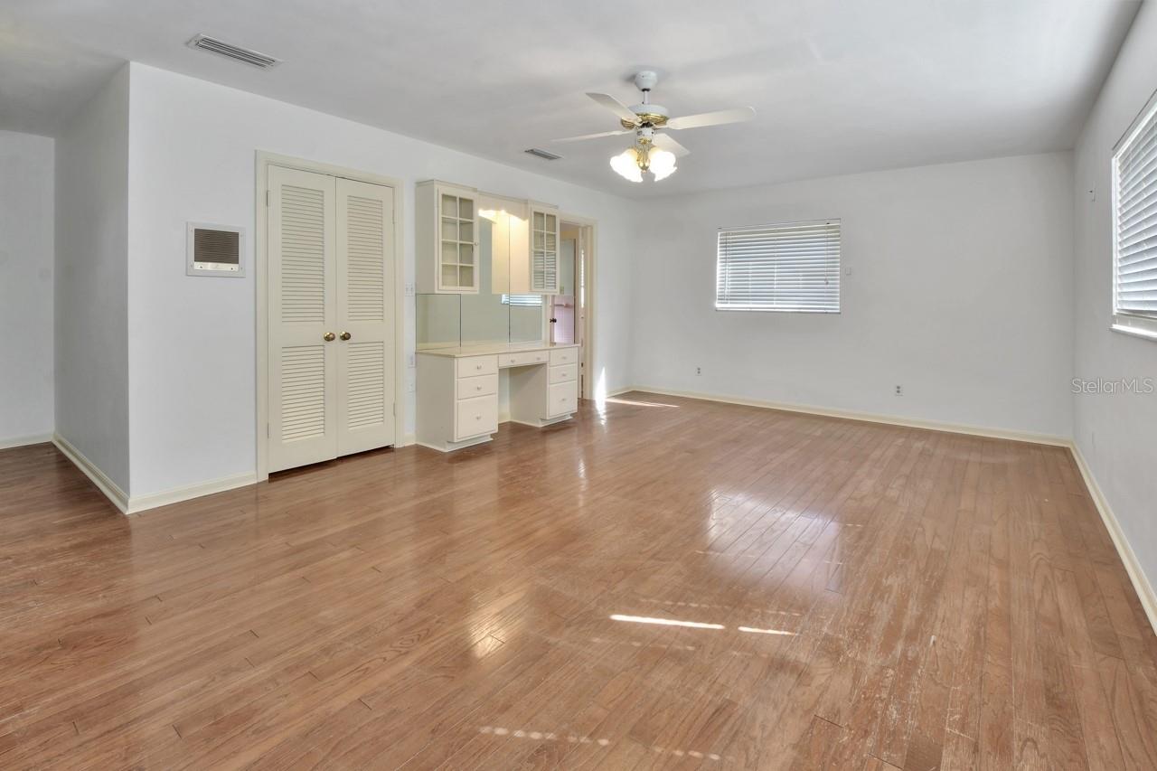 Image 21 of 41 For 129 Brooks Avenue