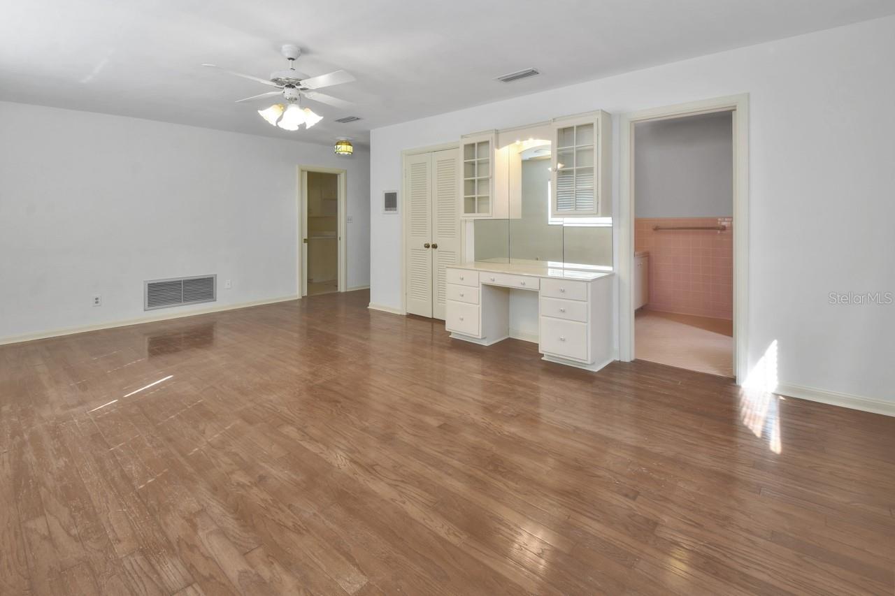 Image 22 of 41 For 129 Brooks Avenue