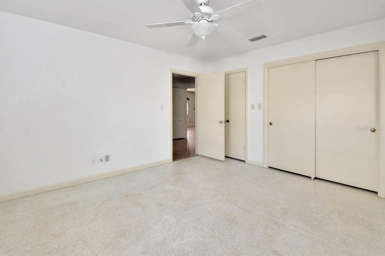 Image 28 of 41 For 129 Brooks Avenue