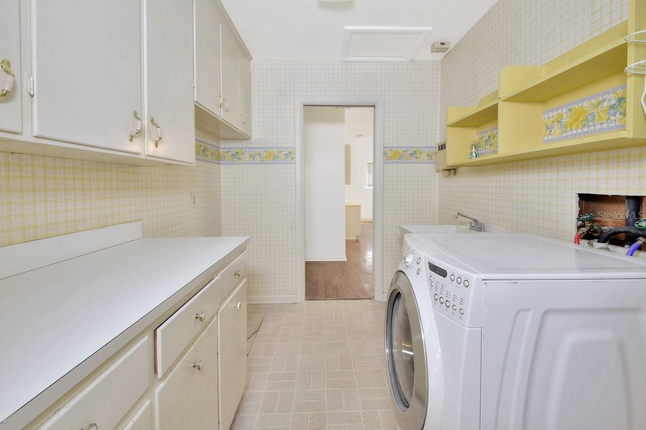 Image 31 of 41 For 129 Brooks Avenue