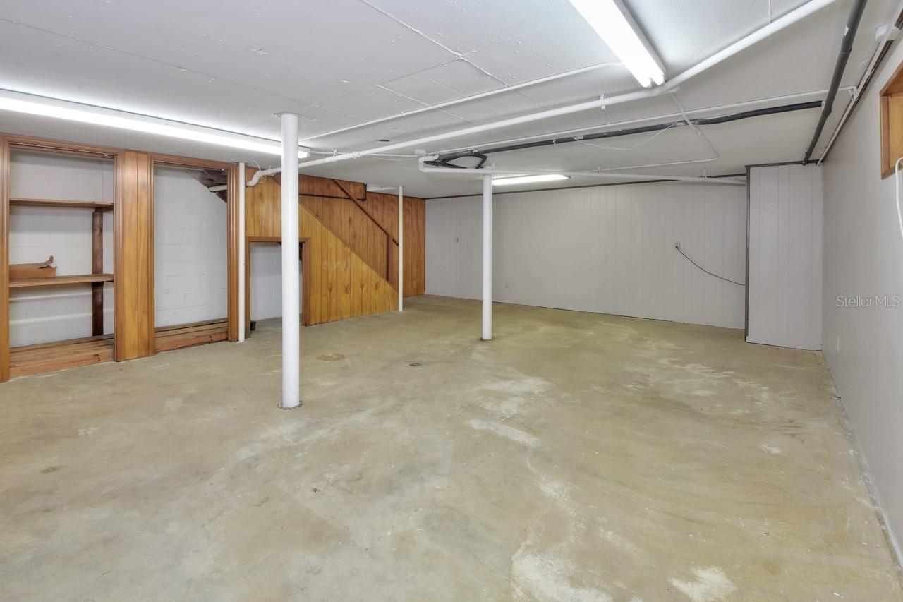 Image 33 of 41 For 129 Brooks Avenue