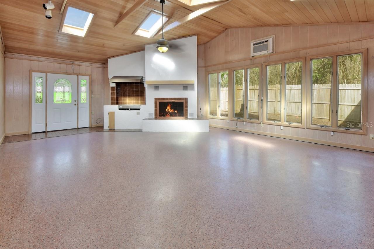 Image 4 of 41 For 129 Brooks Avenue