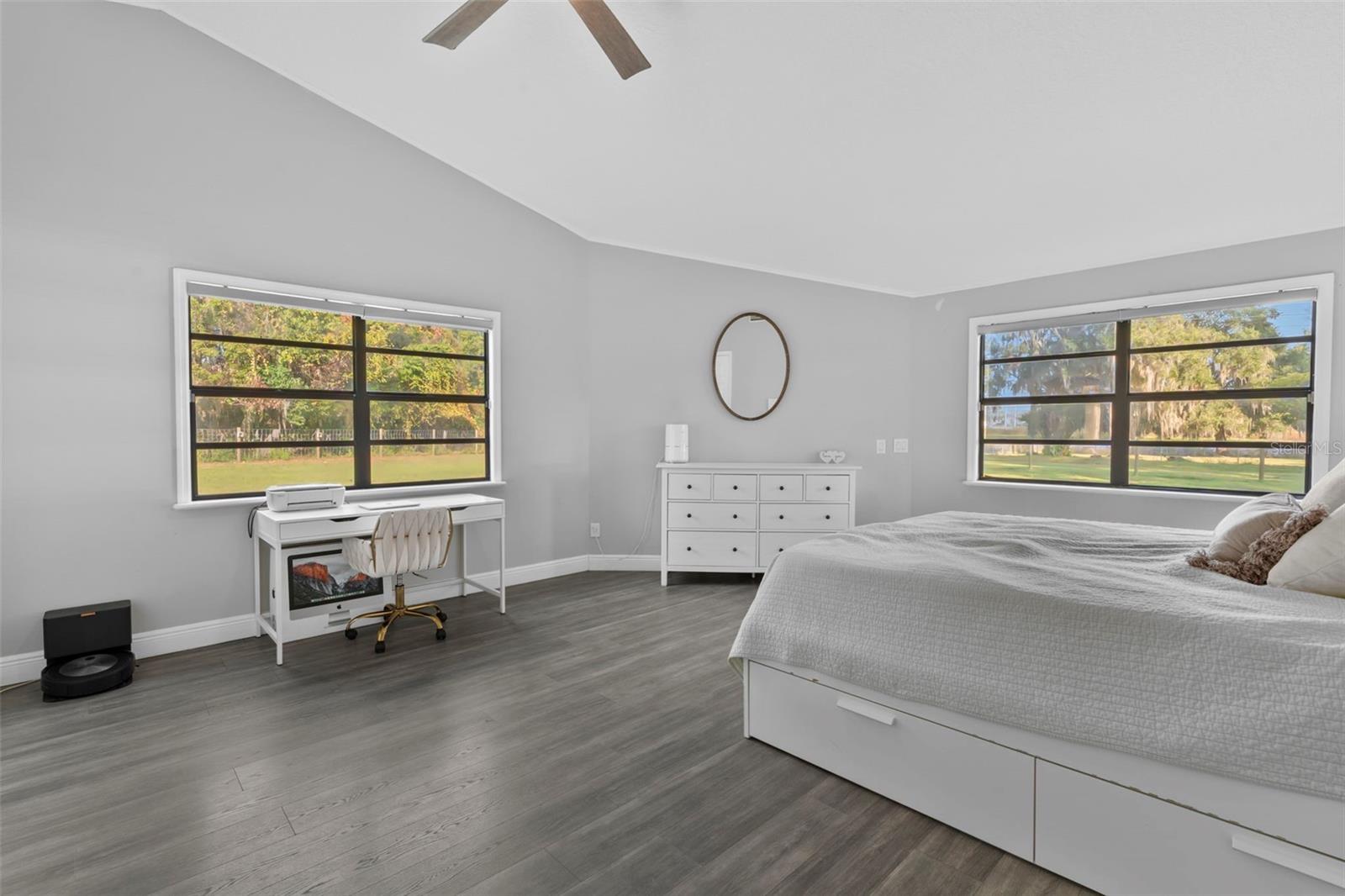 Image 14 of 36 For 212 Sheridan Avenue