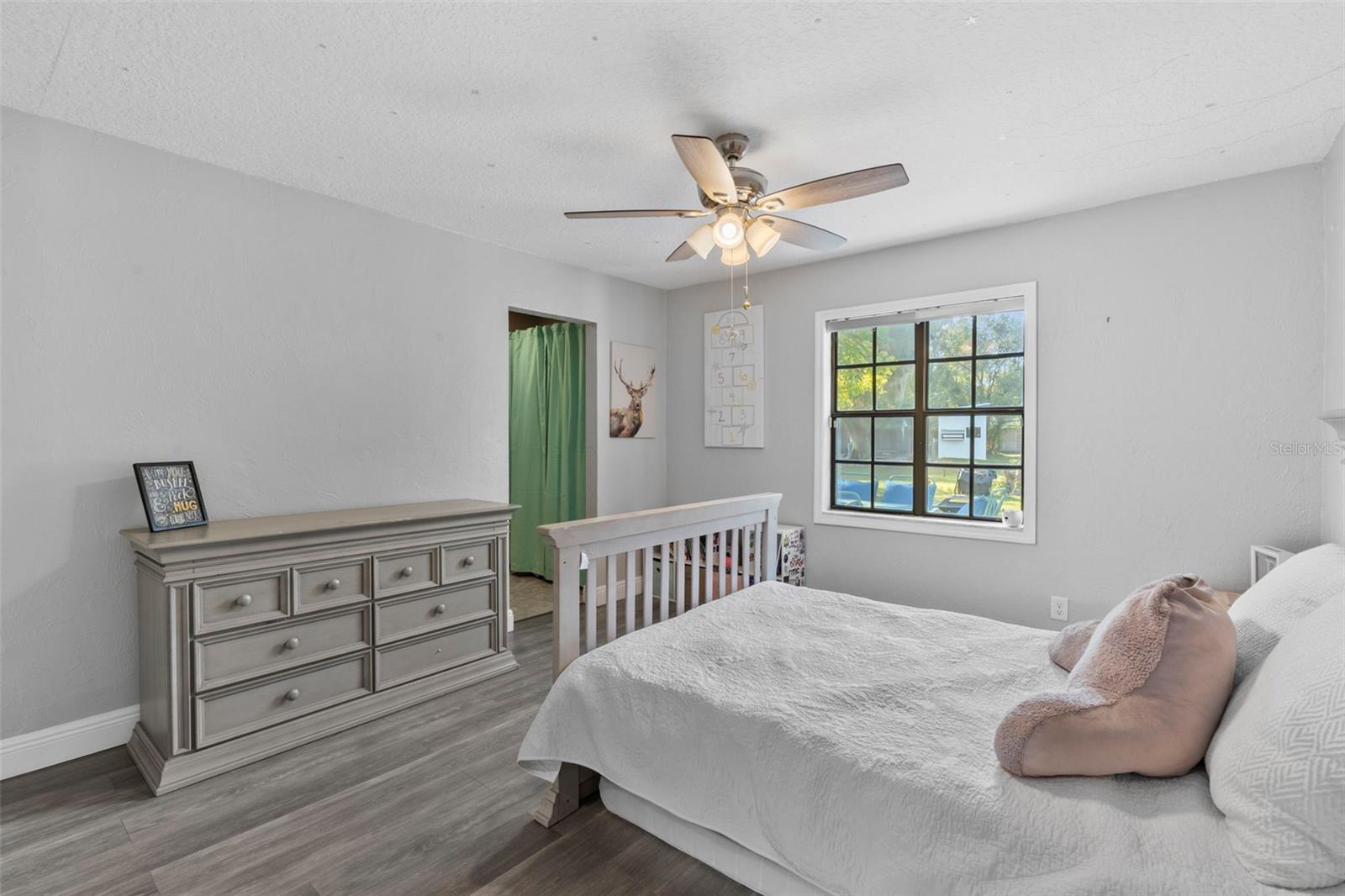 Image 21 of 36 For 212 Sheridan Avenue