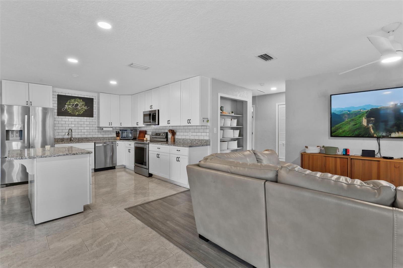 Image 4 of 36 For 212 Sheridan Avenue